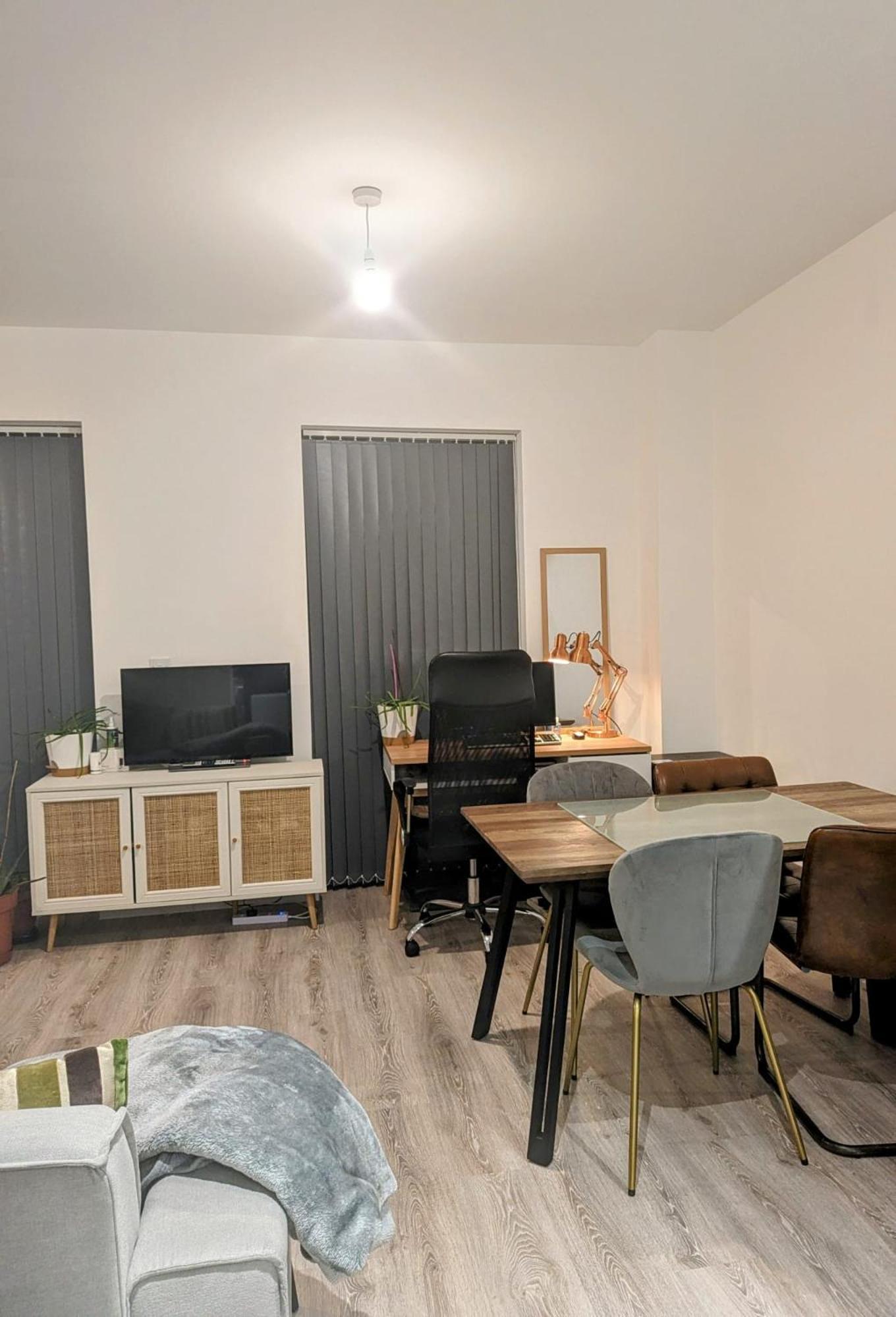 Contemporary Double Ensuite Room Бирмингем Экстерьер фото